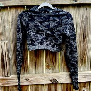 Gym shark workout top